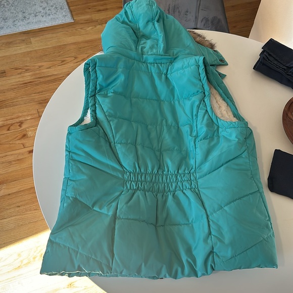 Zip up fleece lined vest - Picture 7 of 7